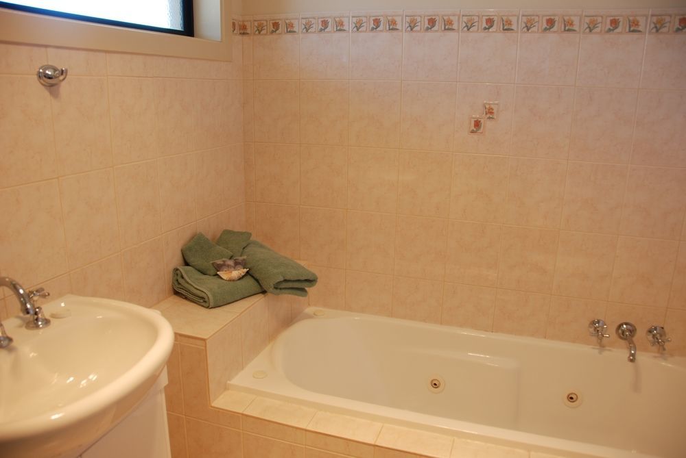 Motel Waters And 4*